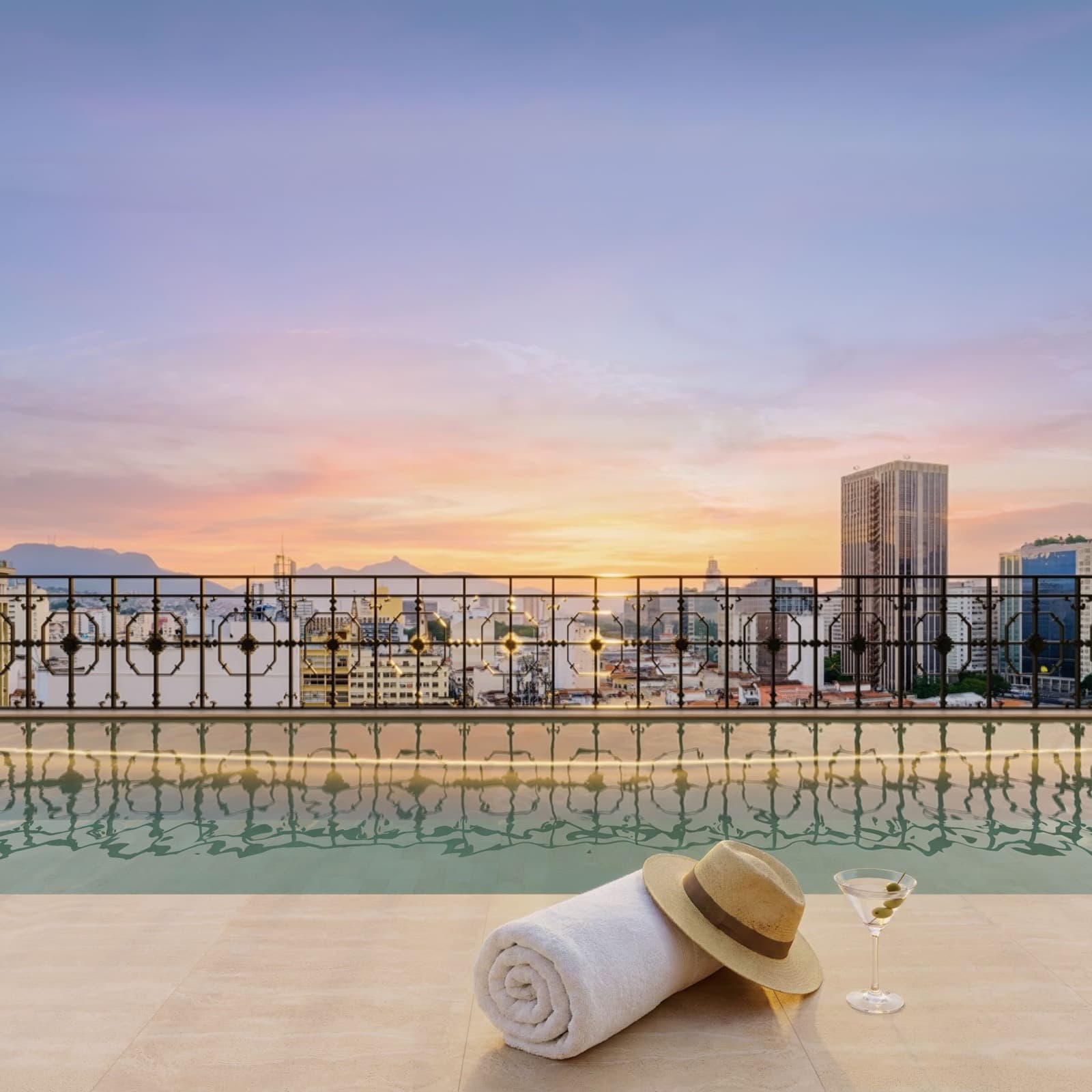 Piscina no rooftop do Lumière